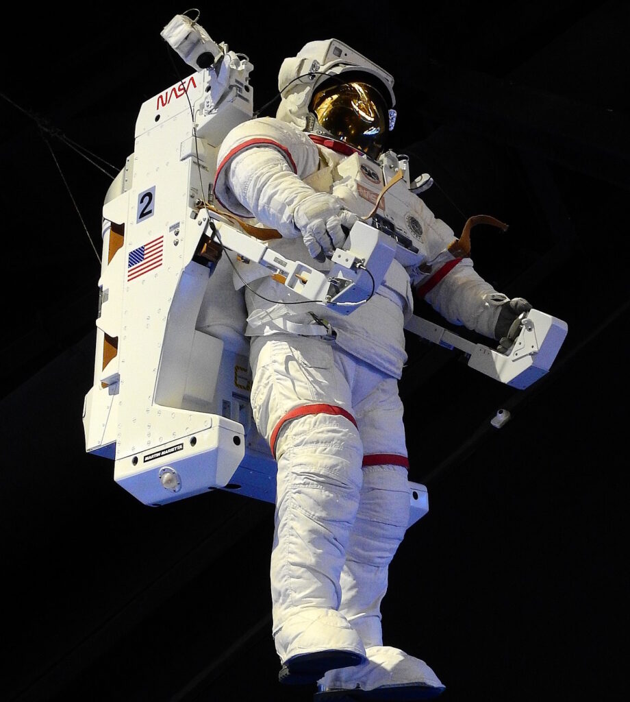 Le MMU, le Manned Maneuvering Unit, littéralement "unité de manœuvre habitée"