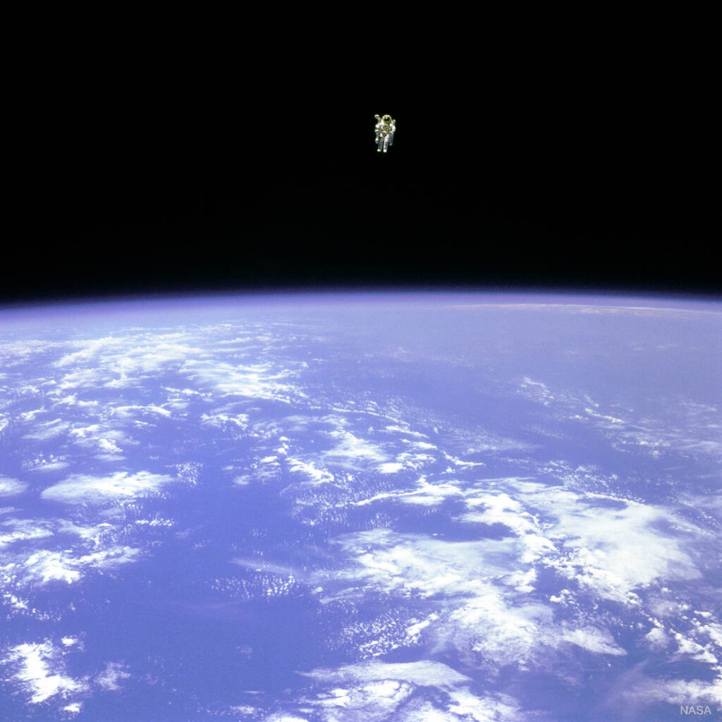 Sortie extravéhiculaire de Bruce McCandless II en 1984.