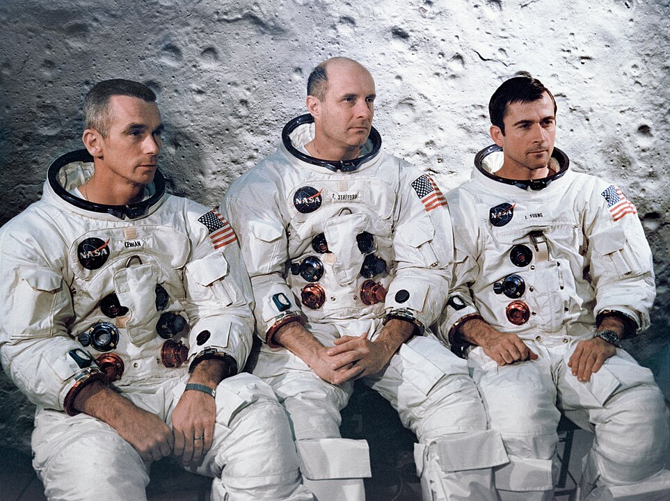 Gene Cernan, Thomas Stafford et John W. Young.